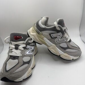 New Balance Kids Sneakers in Gray and Cream